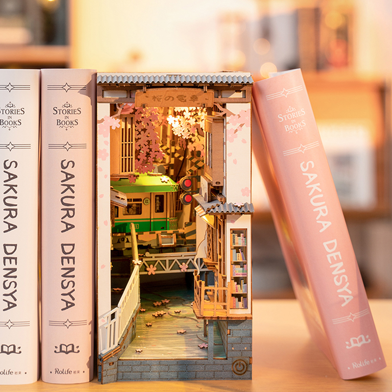 Rolife Sakura Densya Book Nook TGB01