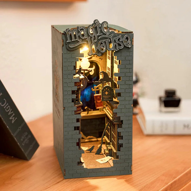 Book Nook Magic House TBG03