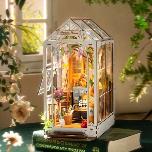 Book Nook | Holiday Garden House DIY Book Nook Kit TGB06