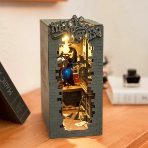 Book Nook | Magic House DIY Book Nook Shelf Insert TGB03