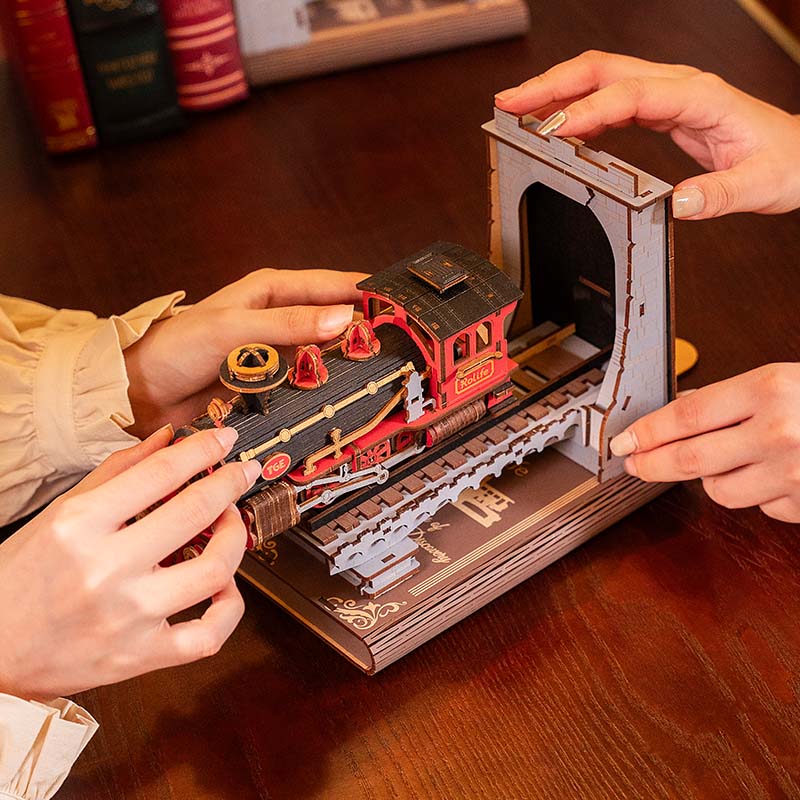 Rolife Century Train DIY Book Nook TGE01